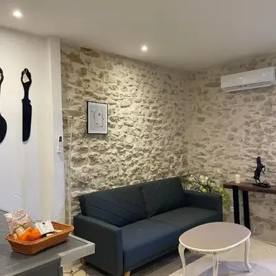 Apartment in L'Isle-sur-la-Sorgue with parking