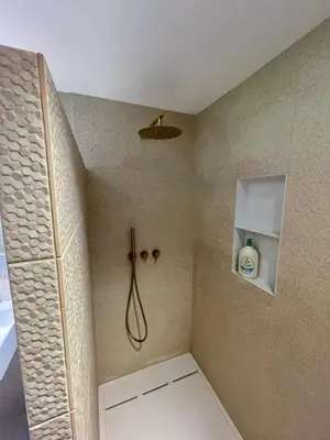 a bathroom with a shower with a shower at Lourmarin, Maison De Charme Au Coeur Du Luberon in Cadenet