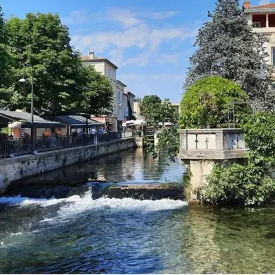 Location studio centre ville Isle sur la sorgue