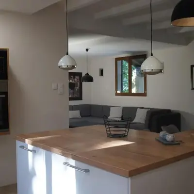Villa avec vue au pied du Luberon