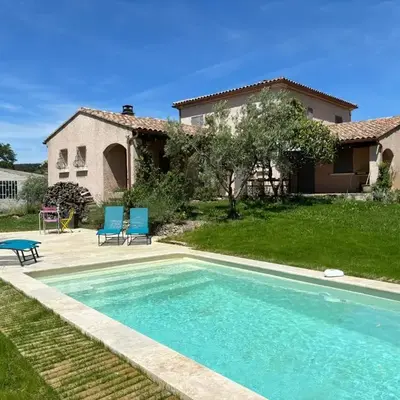 Havre de paix avec piscine au pied du Ventoux