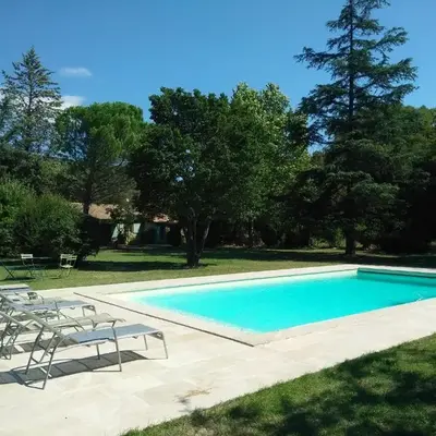 Lou Vergié Maison Provencale au pied du Luberon