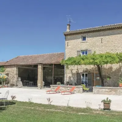 Cozy Home In Pernes Les Fontaines