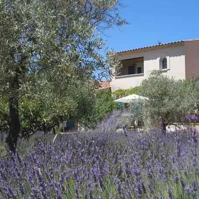 Clos des Lavandes - Chambres et Suites de charme climatisées-Luberon
