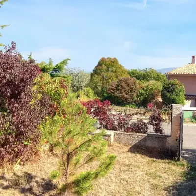 Maison charmante à Vachères avec vue sur la montagne