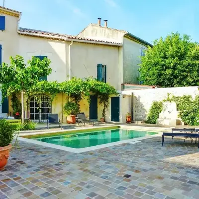 Maison de charme à Mollégès avec piscine privée