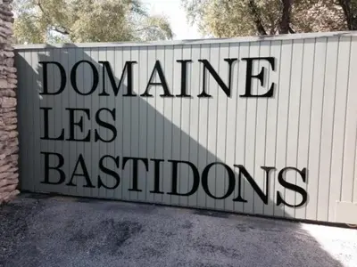 a sign that reads dominele les basildos at Bastidon Provencal in Gordes