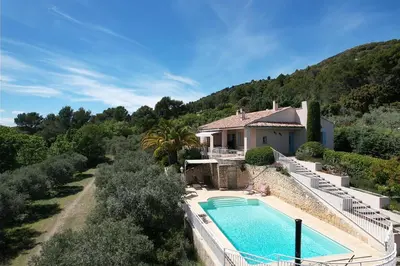 a villa with a swimming pool and a house at vacation home with private swimming-pool and a nice view on the luberon mountain, located in merindol, 8 persons in Mérindol
