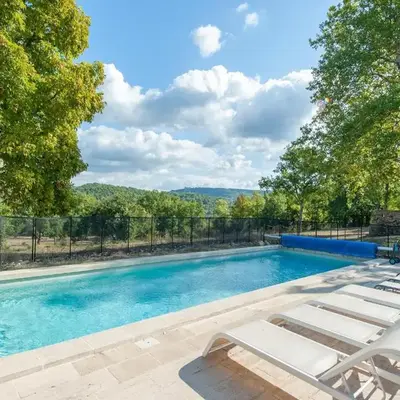 Villa in Saignon with Pool and Scenic Views