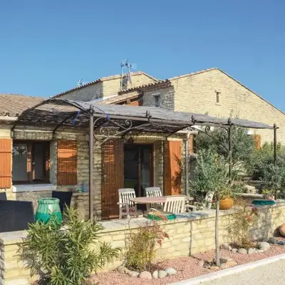 Lovely Home In Gordes With Kitchen