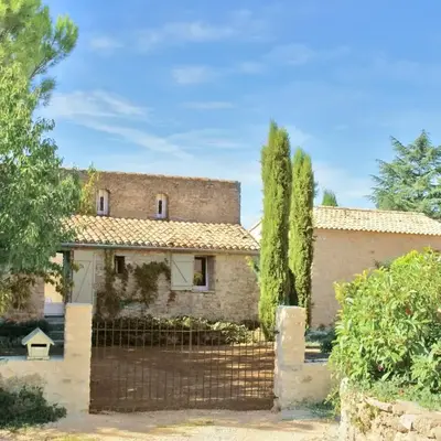 Splendid Villa in Viens with Swimming Pool