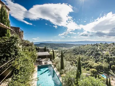 a pool in a villa with a view at Villa Sunset in Gordes in Gordes