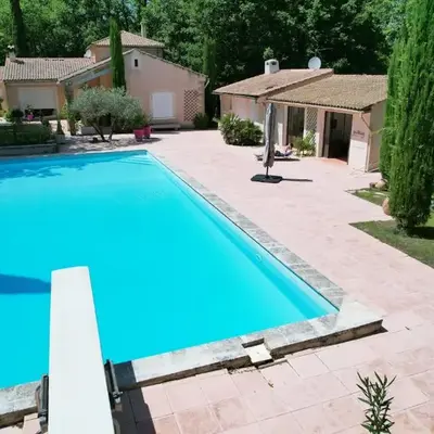 Domaine en Provence Gîte la Ferrandiere