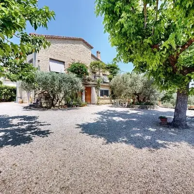 2 Bedroom Gorgeous Apartment In Caromb