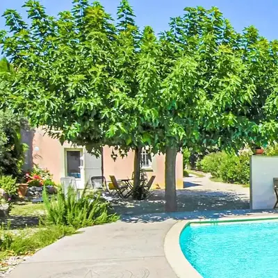 Nice Apartment In Caumont-Sur-Durance