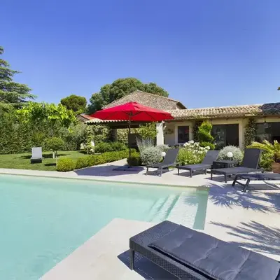 Villa rénovée à Eygalières avec piscine chauffée - FR-1-599-19