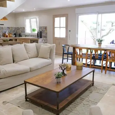 charming house with private pool in the heart of the village of aureille in the alpilles