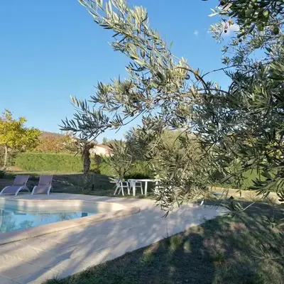 Maison au calme entre vignes et Luberon