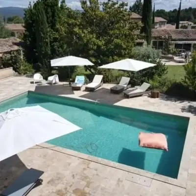 Villa de 300 m au coeur du Luberon au calme sans