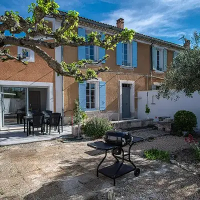 Maison avec jardin proche du centre-ville Isle-sur-la-Sorgue