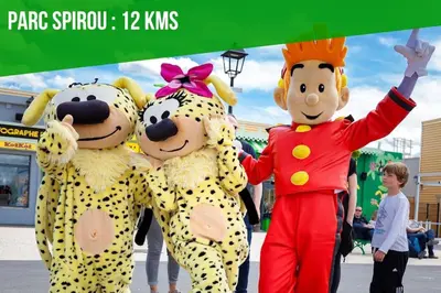 a group of people dressed up as hello kitty and cow costumes at LE PETIT BONHEUR - PLACE PARKING PRIVEE - CLiM - TERRASSE - PISCINE PARTAGEE - PROCHE PARC SPIROU in Saint-Saturnin-les-Avignon
