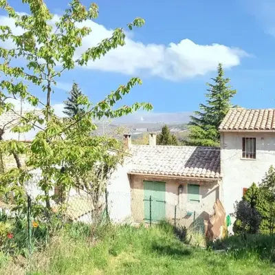 Maison de charme à Vachères avec jardin et vue montagne