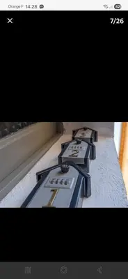 a screenshot of a picture of a train on the floor at Les Amandiers - L'Isle d'Or in LʼIsle-sur-la-Sorgue