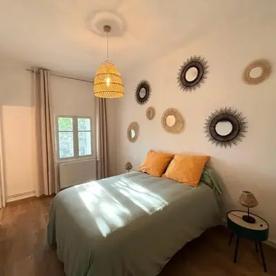 Appartement eygalieres avec petit jardin