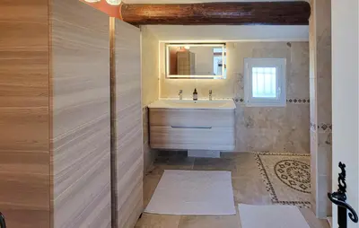 a bathroom with a shower with a window at Stunning Home In Châteaurenard in Châteaurenard