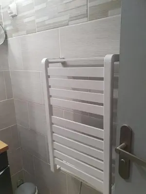 a bathroom with a shower stall with a toilet at La Ferme l'Etang in Vachères