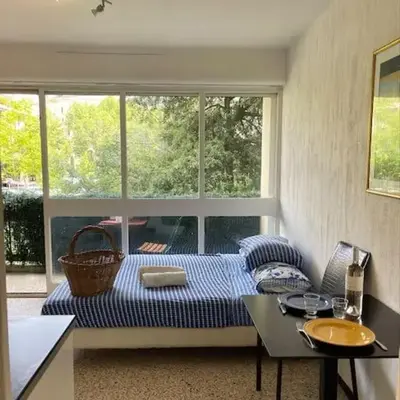 Studio au cœur d'Aix avec balcon et parking